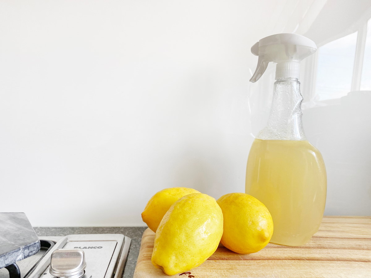 Wyrzuć chemię – domowe sposoby na utrzymanie czystości w domu